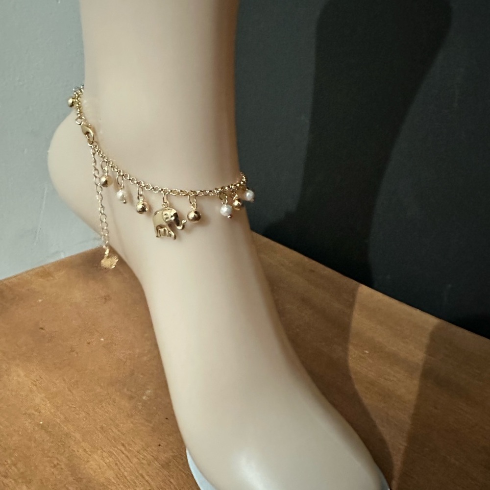 Elegant Gold Charm Anklet